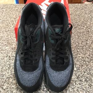 Nike AirMax 90 essential in size 10.5